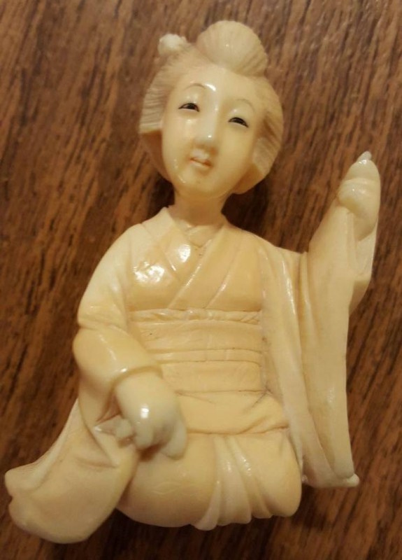 female_figurine_front_2.jpg