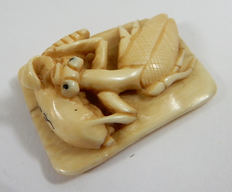 NETSUKE OF A PRAYING MANTIS 4.jpg