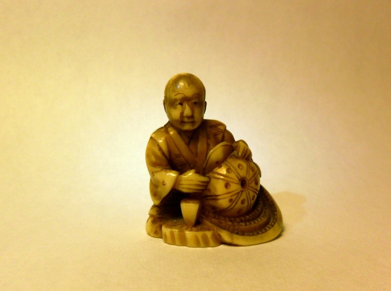 netsuke_master_kabuto_01.JPG