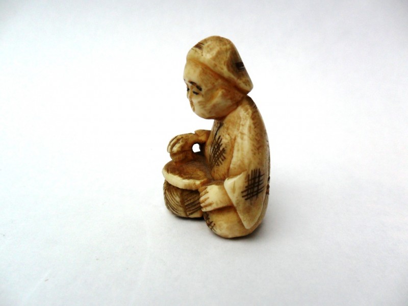 netsuke_man_02.JPG