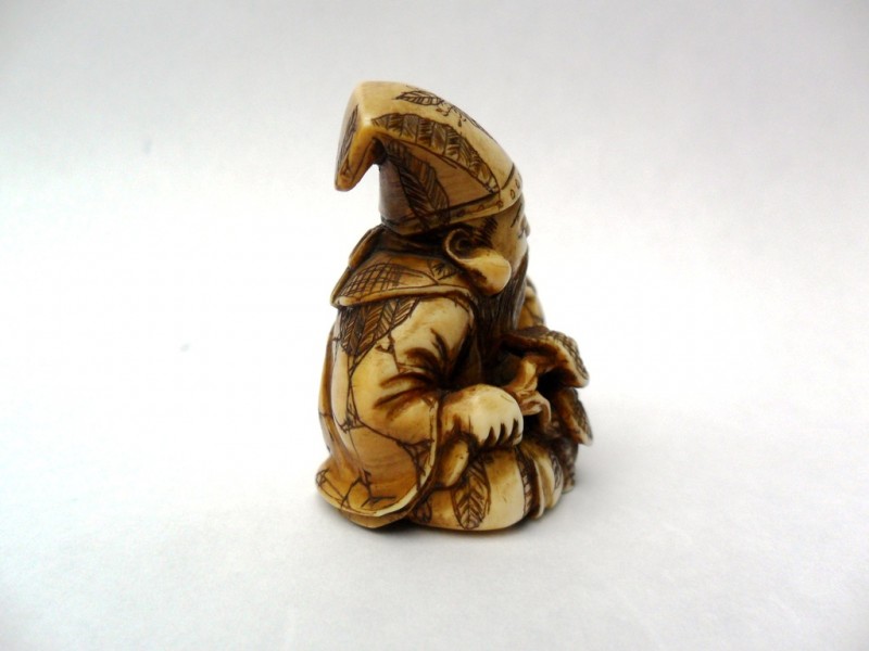 netsuke_Jurojin_03.JPG